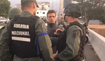 Situación bien tensa en Venezuela; militares se revelan contra Maduro y Guaidó pide salir a las calles