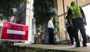 Mike Johnson promete tomar juramento a todos los demócratas electos para la Cámara