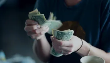 Esta es la forma que influye el dinero en tu relación de pareja