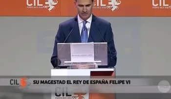 En el Congreso de la Lengua Española, rotulan con errata el discurso de su "magestad" el rey FelipeVI