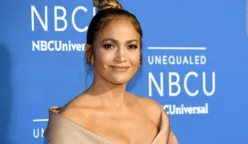 Jennifer Lopez sacude los VMA con su presentación y escribe su nombre en la historia