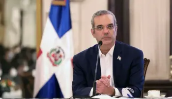 Presidente Abinader recuerda que está delisgado de los negocios familiares, desde antes de asumir el poder