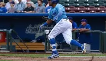 Licey derrota 6-5 a los Leones con sencillo de Jorge Bonifacio en el décimo episodio