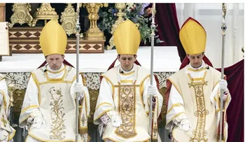 Lefebvrianos ordenan obispos sin permiso del papa y provocan cisma