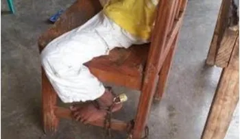 Mujer encadena a su hijo de 10 años 