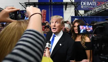 Donald Trump se quejó porque su micrófono estaba dañado: "¿Fue a propósito?"