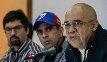 Un â??revocatorio moralâ? a Maduro