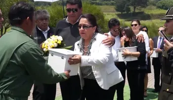Policía de Ecuador entierra fetos de presuntos abortos en Quito