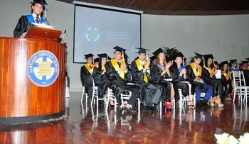 Santiago Christian School inviste estudiantes