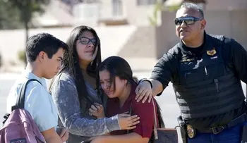 Dos niñas mueren baleadas en escuela de Arizona