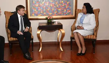 Cristina Lizardo recibe visita del embajador Wally