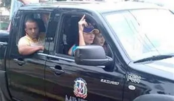 Minerd suspende funcionario en Villa Trina por usar vehículo de institución en acto político