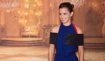 El mensaje oculto en el vestido de la "bella" Emma Watson