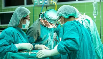  Realizan con éxito el primer transplante de cabeza humana 