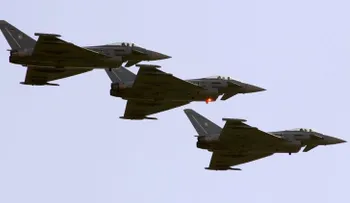 Cazas alemanes pasan a patrullar el cielo báltico armados hasta los dientes