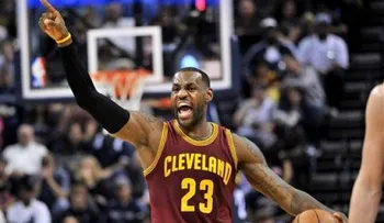 LeBron cuestiona premio al Más Valioso, pero no a Curry