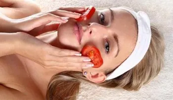Mascarilla de tomate para limpiar profundamente el rostro