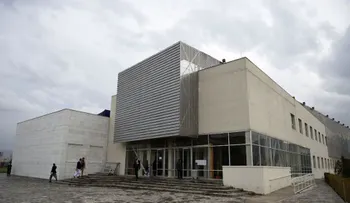 El Talibán difunde un nuevo video de dos rehenes occidentales
