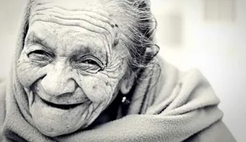Una abuela recupera la vista tras sufrir una caída, después de 20 años de ceguera total
