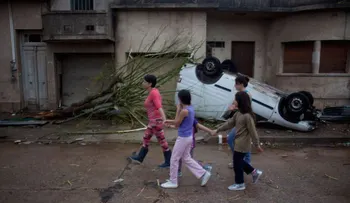 Dolores parece una zona de guerra tras el devastador tornado que golpeó esa localidad