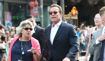 Schwarzenegger dice: "I'm back", tras cirugía cardíaca de urgencia