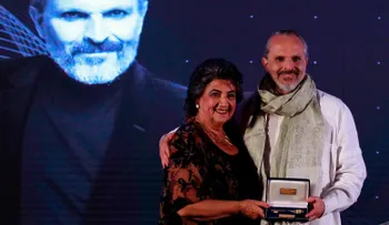 Virginia Reginato, alcaldesa de Viña del Mar, participó en el festival en la competencia folclórica