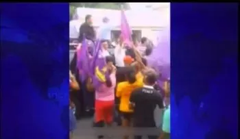 Circula VIDEO de un carterista robando a una mujer en actividad del PLD 
