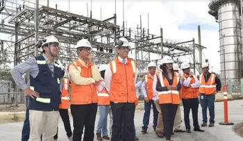 CDEEE visita nueva planta ciclo combinado de AES