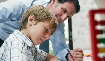 Tener expectativas académicas muy altas para los hijos puede dañar a estos