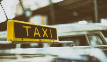 Actriz mexicana Alejandra Procuna se queda sin trabajo y se dedica a taxista