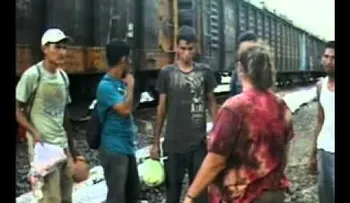 Las Patronas: 20 años de entrega a los migrantes indocumentados (Video)