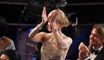 Nicole Kidman explicó por qué aplaudió así en los Oscar