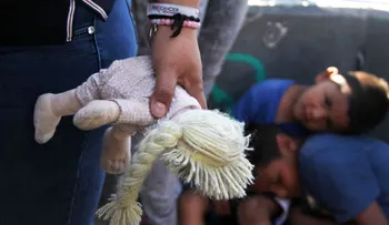 Esto es lo que hace (y no hace) el nuevo decreto de Trump sobre la separación de familias en la frontera