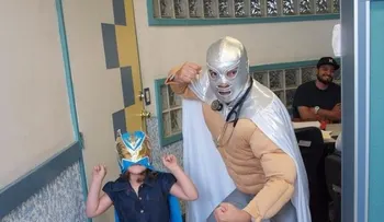Lo que este superhéroe hace por los niños es Genial