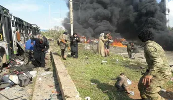 Se eleva a más de 100 muertos por ataque contra un convoy de evacuados en Siria