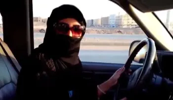 Arabia Saudita emite decreto permite a las  mujeres conducir