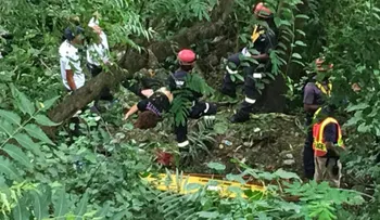 Mujer se lanza del puente Juan Bosch