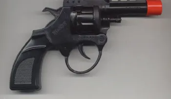 Hombre asalta con un arma de juguete a un menor y le roba RD$200