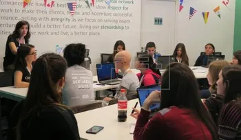 Adolescentes programan un futuro mejor; con aplicaciones móviles