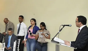 Navarro expone sobre diplomacia urbana y el cambio climático