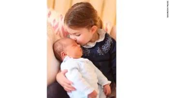 Muestran tiernas imágenes del príncipe Luis y la princesa Carlota tomadas por su madre