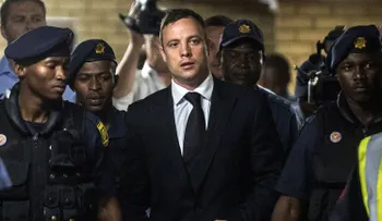 5 años de cárcel a Pistorius por matar a su novia 