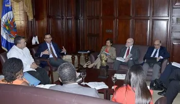Canciller Navarro y comisión de la OEA tratan Asamblea a realizarse en RD