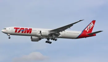 Un vuelo de Madrid a San Pablo es desviado tras declarar un estado de emergencia