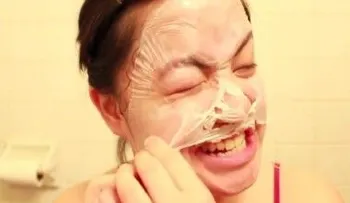 Ella cubrió su rostro con una máscara de proteína, y tuvo un resultado final impresionante 