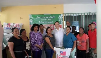 Embajador de Taiwán y presidenta del Senado entregan canastas a entidades