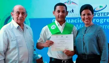 Vicepresidenta encabeza la graduación de 300 nuevos técnicos