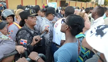 Policía impide otra vez protesta frente a OISOE