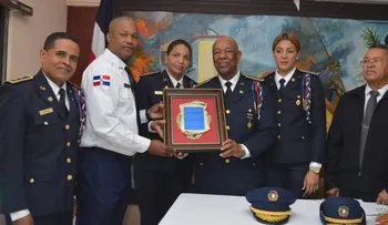 Bomberos de Santo Domingo Norte celebran su día con reconocimientos y ascensos 
