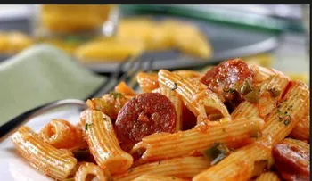 Receta práctica para reinventar el menú diario: Macarrones con chorizo ahumado